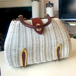 White wicker purse with brown leather. Beautiful summer purse. Vintage.
